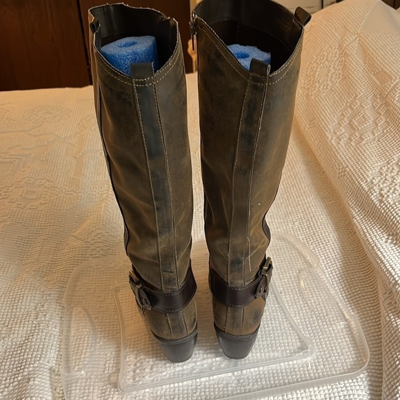 Air Madeline brown high to the knee boots. Size 7.5. Side zip. - Picture 3 of 8